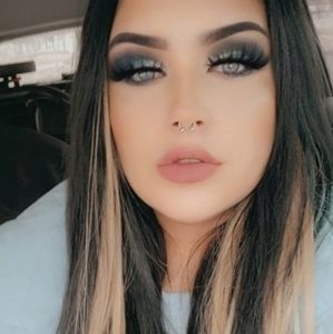 Meet your Posher, Em